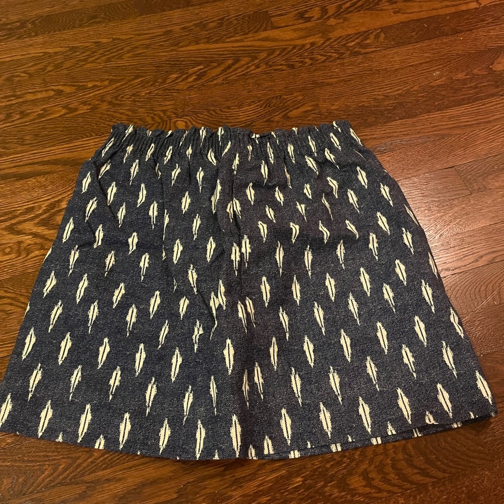 JCrew blue and white patterned pencil skirt, high waisted, perfect for work